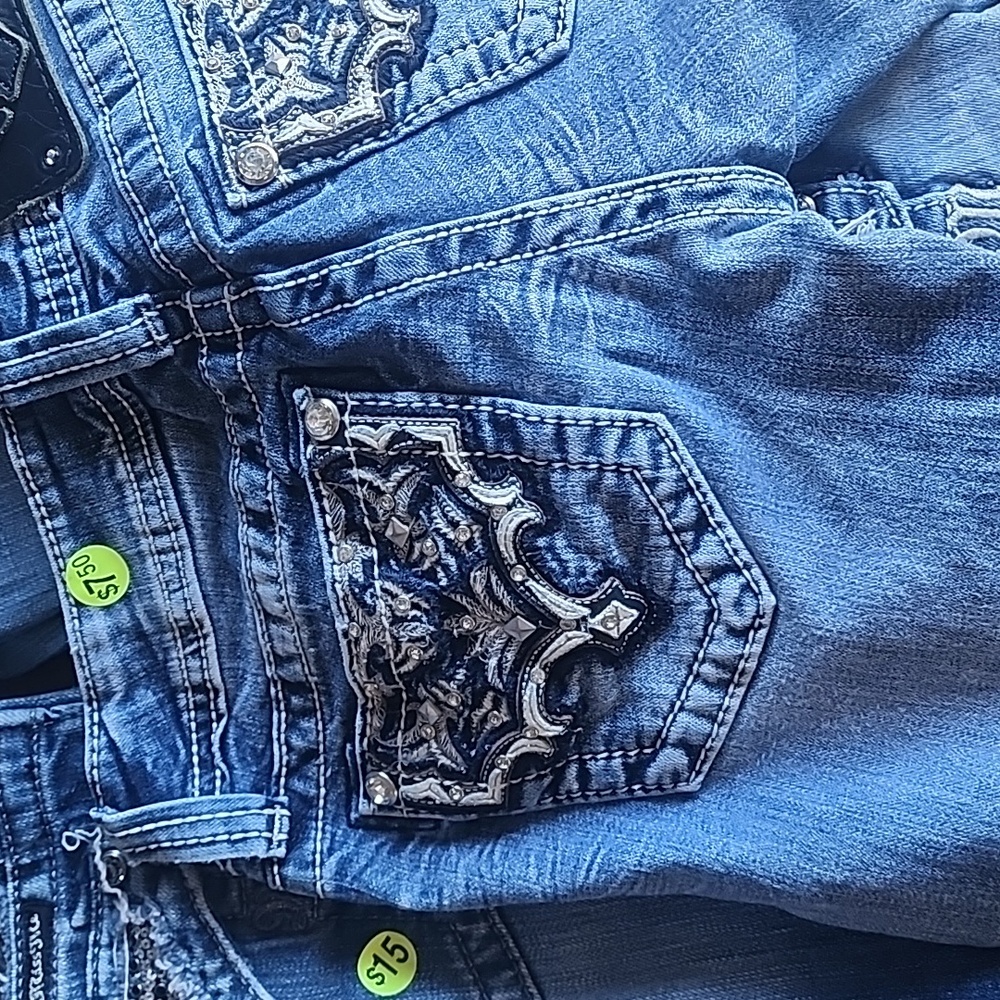 Capris - Picture 3 of 3
